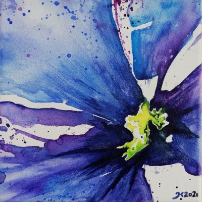 Aquarellbild eines Stiefmütterchens in kontrastreichen Blautönen